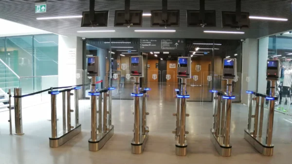 assa-abloy-sec-speed-gate-sg300_16x9-L